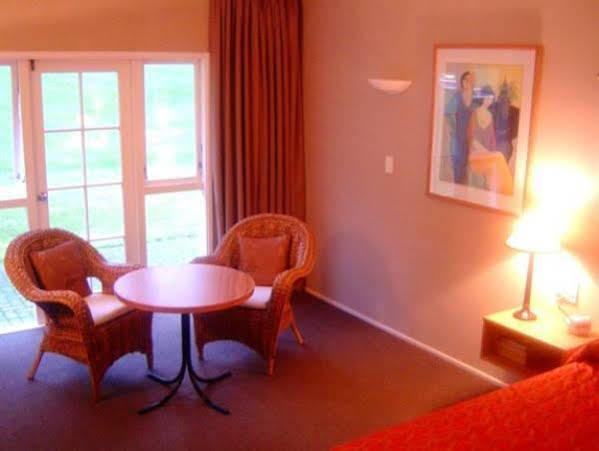 Wallaceville Motor Lodge Upper Hutt Buitenkant foto